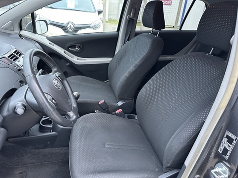 Toyota Yaris II  100 VVT-i Excelia Pack 5p