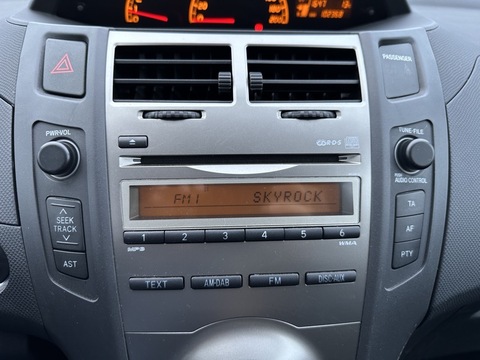 Toyota Yaris II  100 VVT-i Excelia Pack 5p