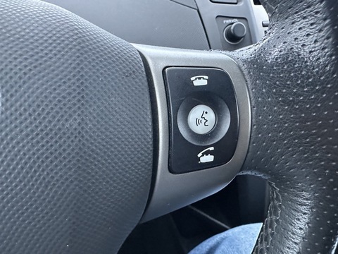 Toyota Yaris II  100 VVT-i Excelia Pack 5p