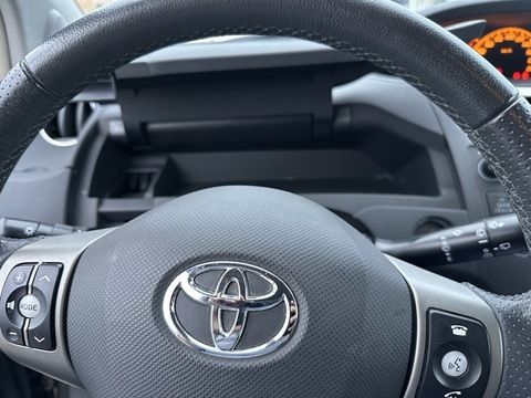 Toyota Yaris II  100 VVT-i Excelia Pack 5p