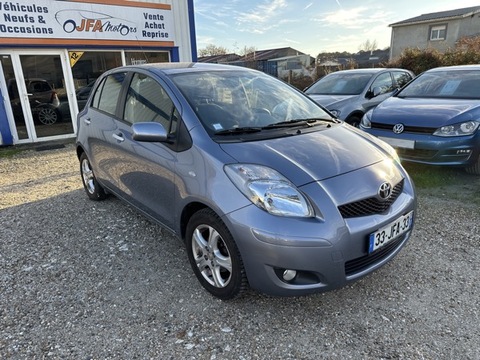 Toyota Yaris II  100 VVT-i Cool (In) 5p
