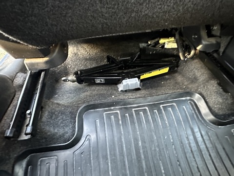 Toyota Yaris II  100 VVT-i Cool (In) 5p