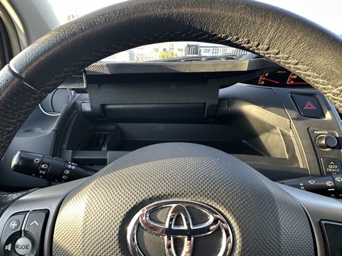 Toyota Yaris II  100 VVT-i Cool (In) 5p