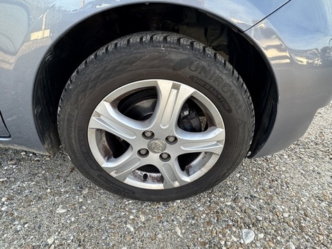 Toyota Yaris II  100 VVT-i Cool (In) 5p