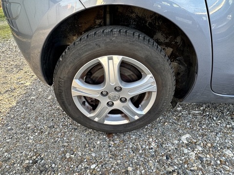 Toyota Yaris II  100 VVT-i Cool (In) 5p