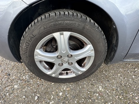 Toyota Yaris II  100 VVT-i Cool (In) 5p