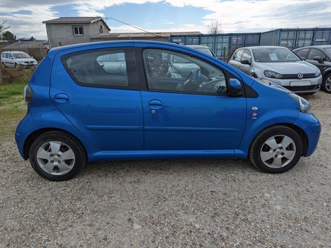 Toyota Aygo1.0 VVT-i 68ch Virgin Radio 5p