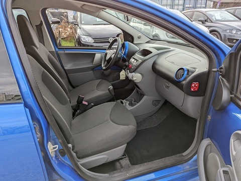 Toyota Aygo1.0 VVT-i 68ch Virgin Radio 5p