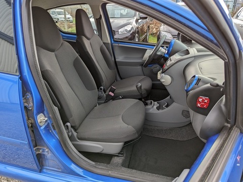 Toyota Aygo1.0 VVT-i 68ch Virgin Radio 5p