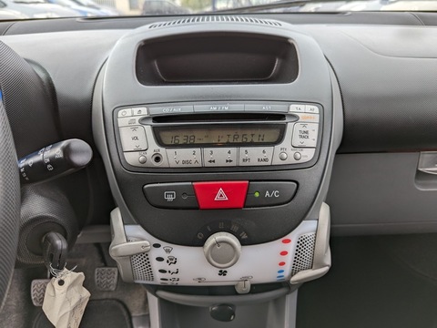 Toyota Aygo1.0 VVT-i 68ch Virgin Radio 5p