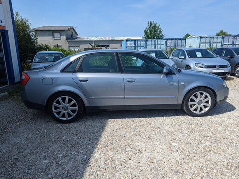 Audi A4 II (B6)  1.8 T 163ch S-Line