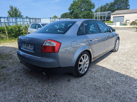 Audi A4 II (B6)  1.8 T 163ch S-Line