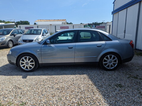 Audi A4 II (B6)  1.8 T 163ch S-Line