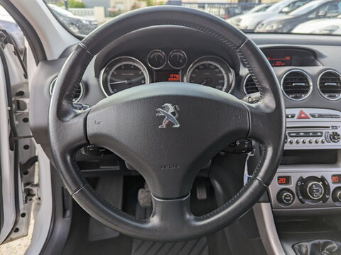 Peugeot 308  1.6 VTi 16v Active 5p