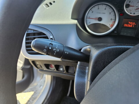 Peugeot 206 +  1.4 75ch Urban Move 5p