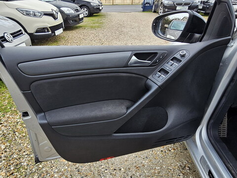 Volkswagen Golf VI 1.2L TSI 105ch Style 5P