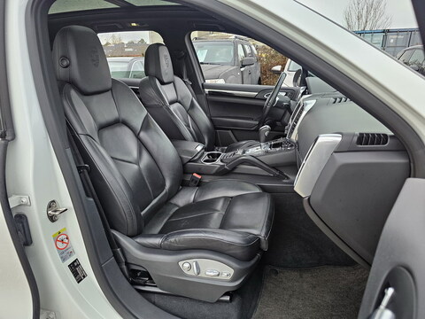 Porsche Cayenne II (958)  V6 3.0D 245ch