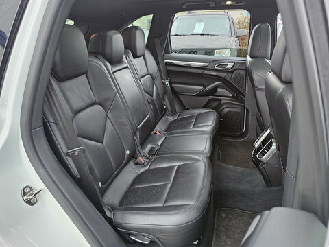 Porsche Cayenne II (958)  V6 3.0D 245ch