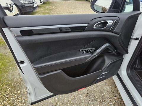 Porsche Cayenne II (958)  V6 3.0D 245ch