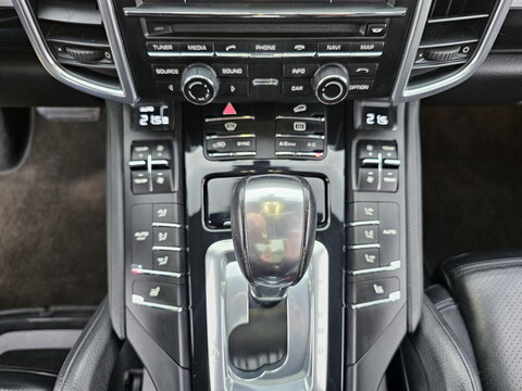 Porsche Cayenne II (958)  V6 3.0D 245ch