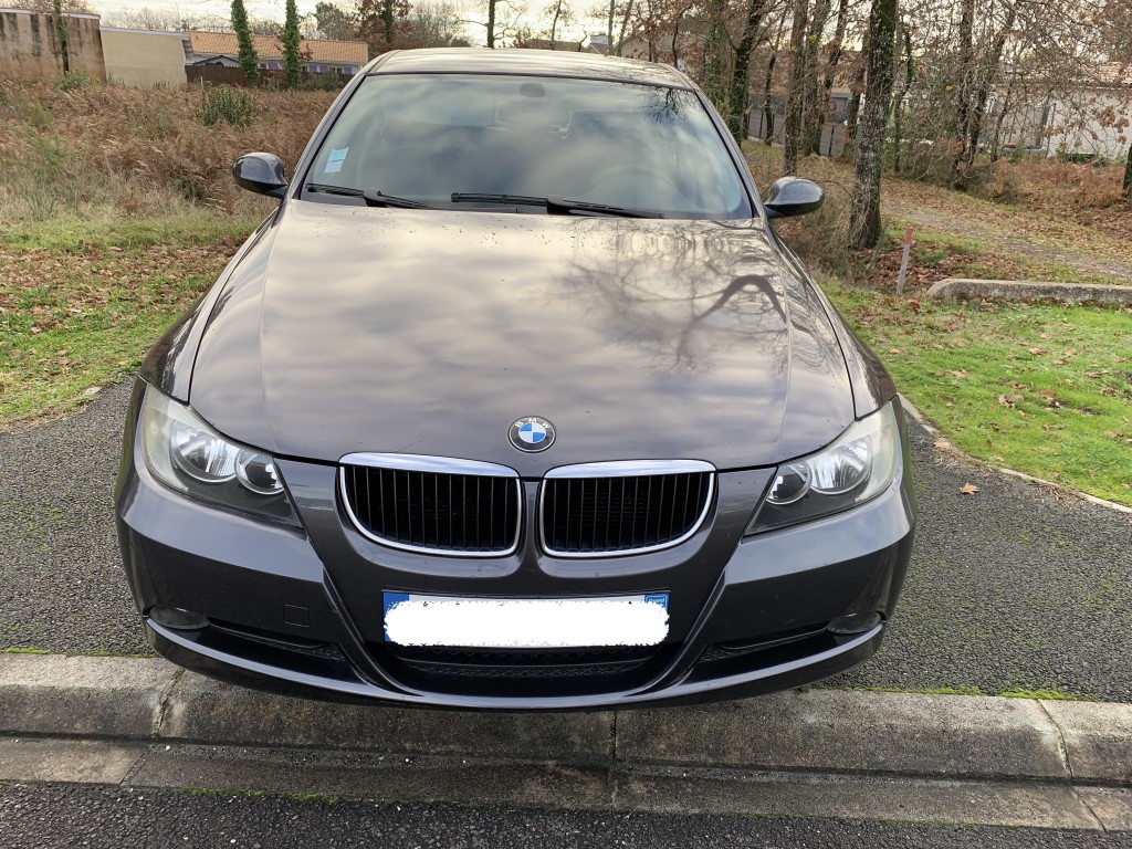 117-2238 BMW Série 3 318i - 129ch Première