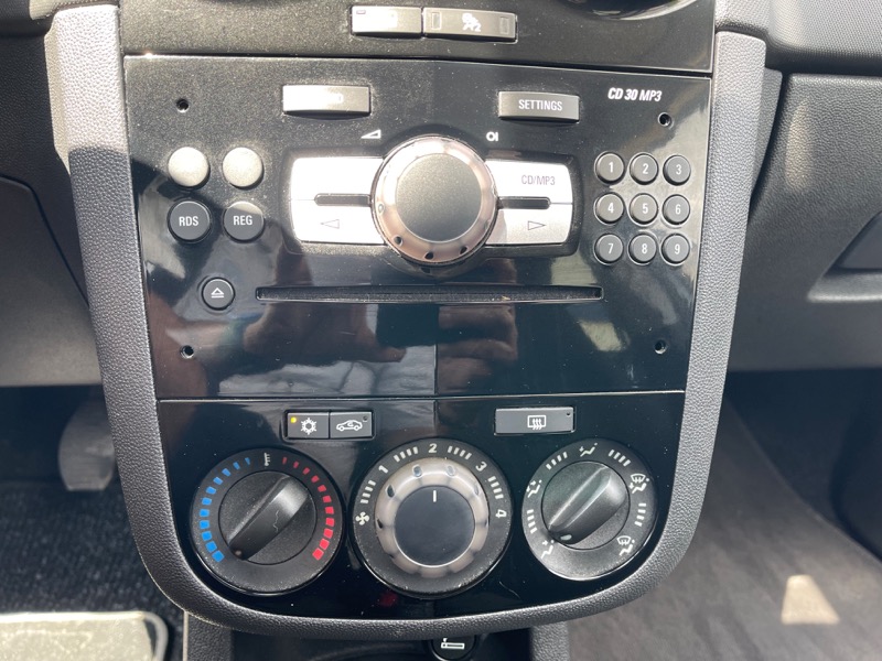 19 Opel Corsa IV1.4 Twinport Edition 5p