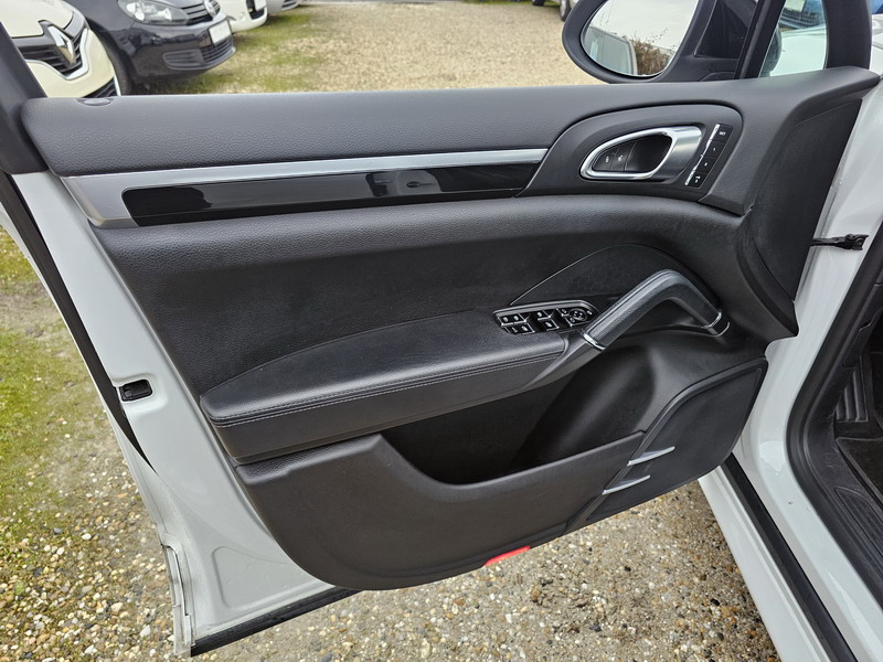 20250129_101857 Porsche Cayenne II (958) V6 3.0D 245ch