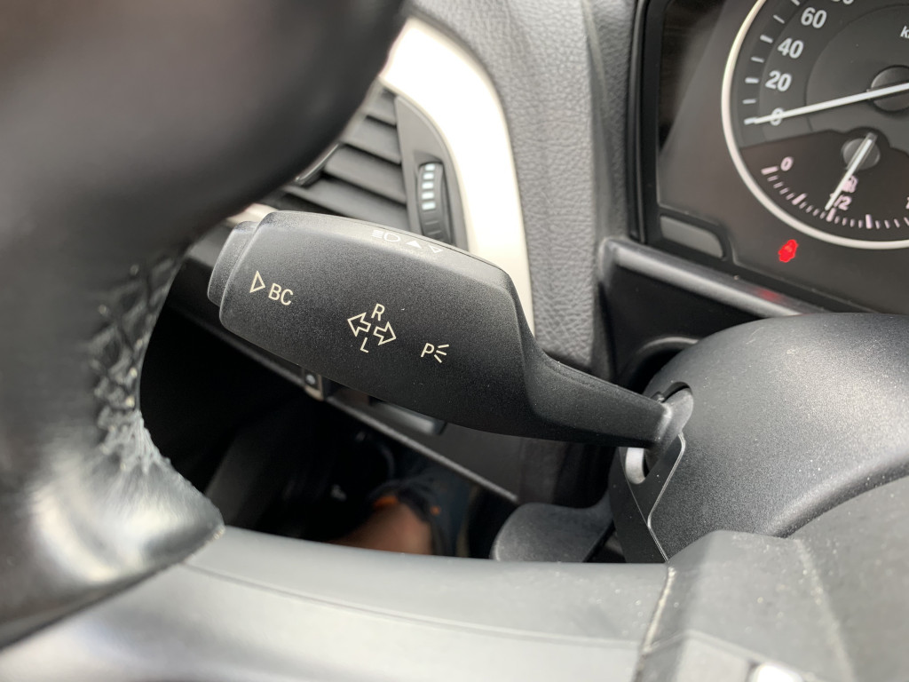 261-7894 BMW Série 1 116i - 1,5 turbo 110ch Lounge