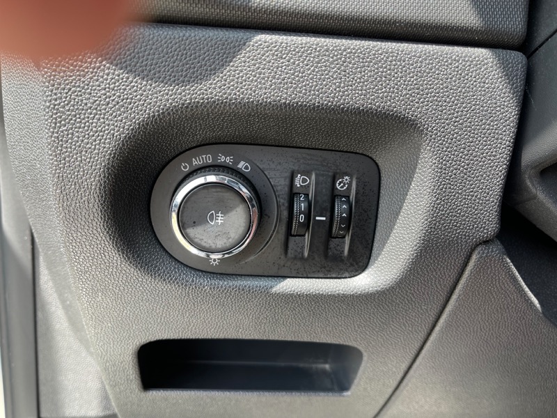 28 Opel Corsa IV1.4 Twinport Edition 5p