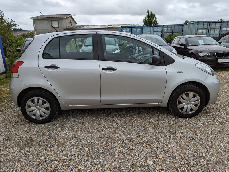 Toyota Yaris II  69 VVT-i 5p