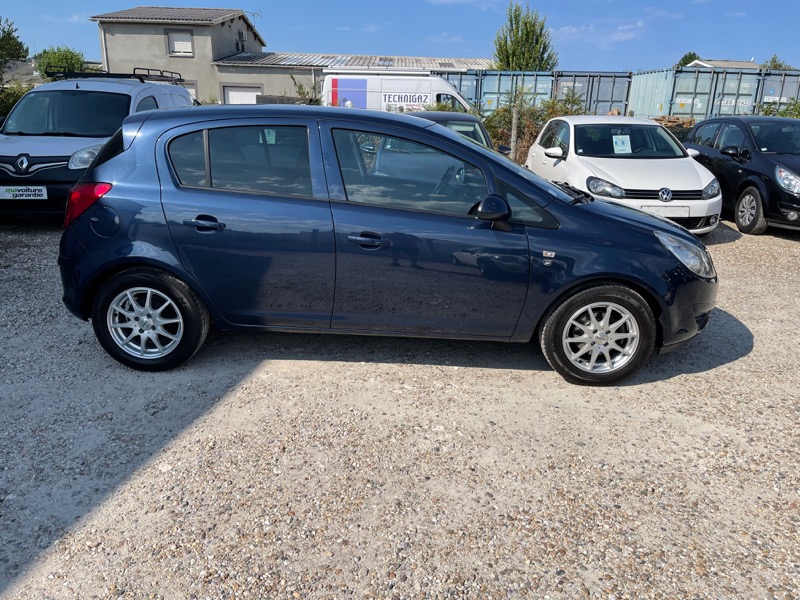3 Opel Corsa IV1.4 Twinport Edition 5 portes